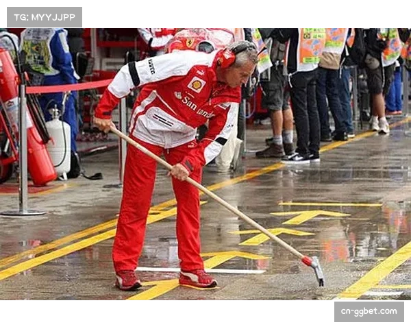 雨战导致场地积水，多场比赛出现传球失误增多情况